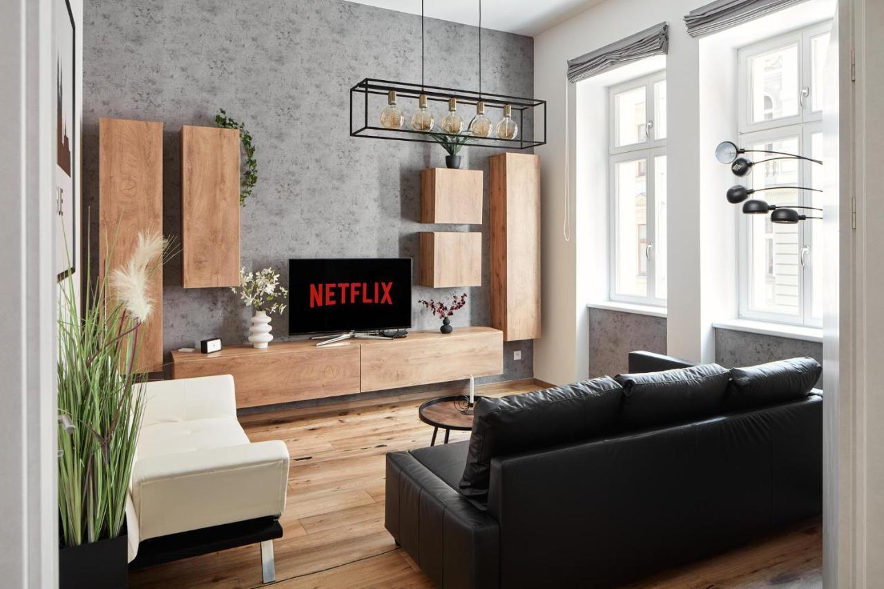Days - Stylish - Workspace * Praha