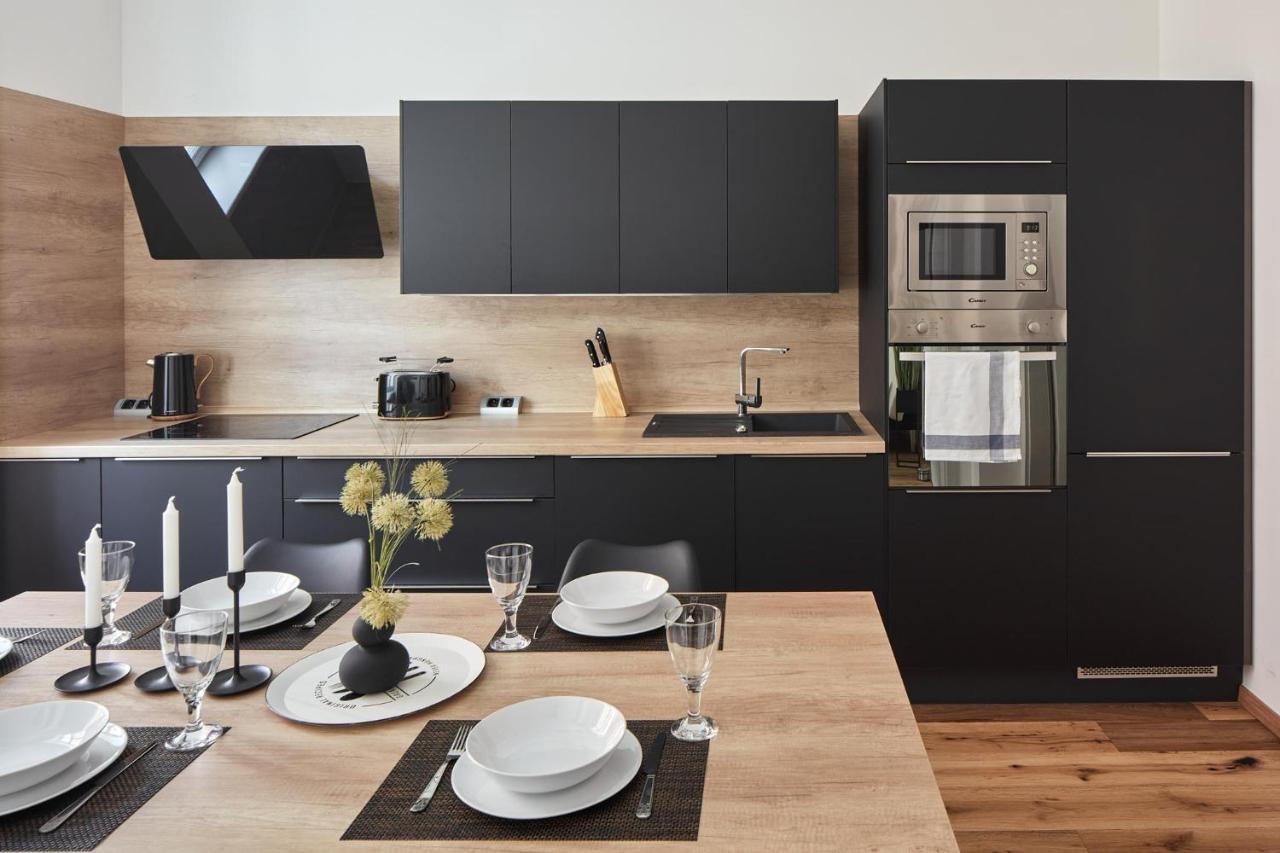 Days - Stylish - Workspace * Praha