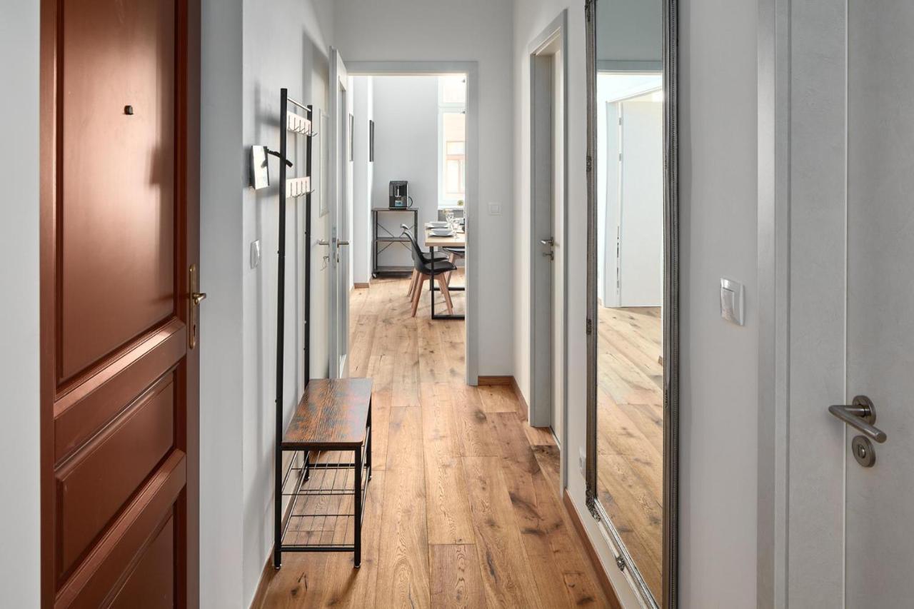 Days - Stylish - Workspace דירה