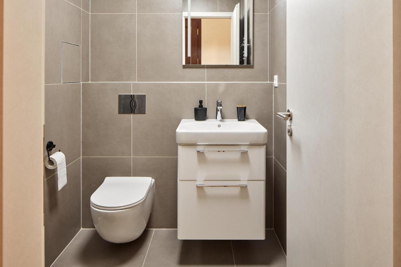 Days - Stylish - Workspace Apartment Prague