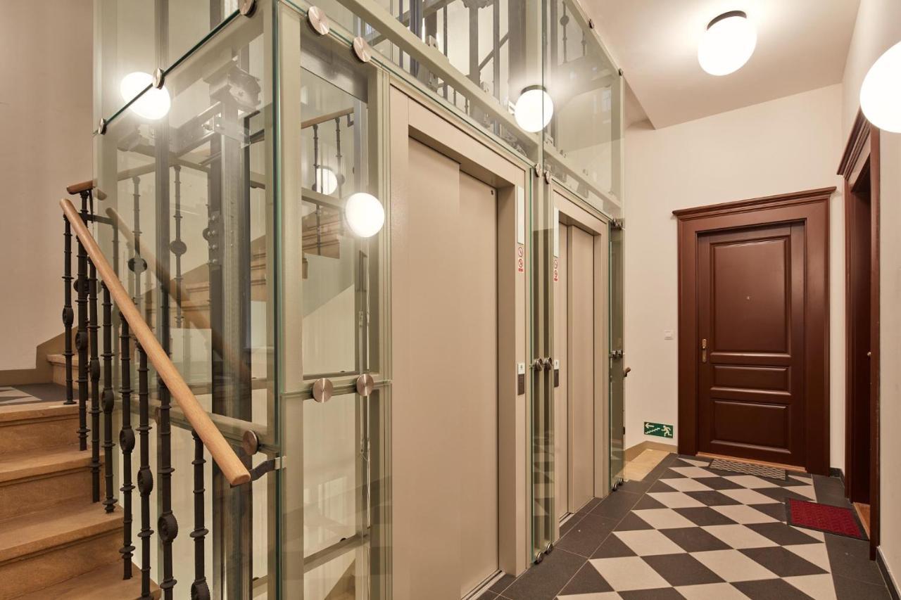 Days - Stylish - Workspace Apartment Prague